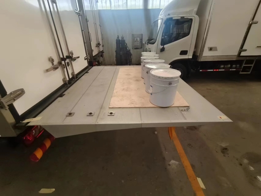 SSI-2500 Tail Lift برابر با کیفیت Hiab 2500 کیلوگرم